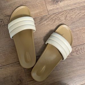 Beatrice Valenzuela Classic Sandalia in Sand size 9